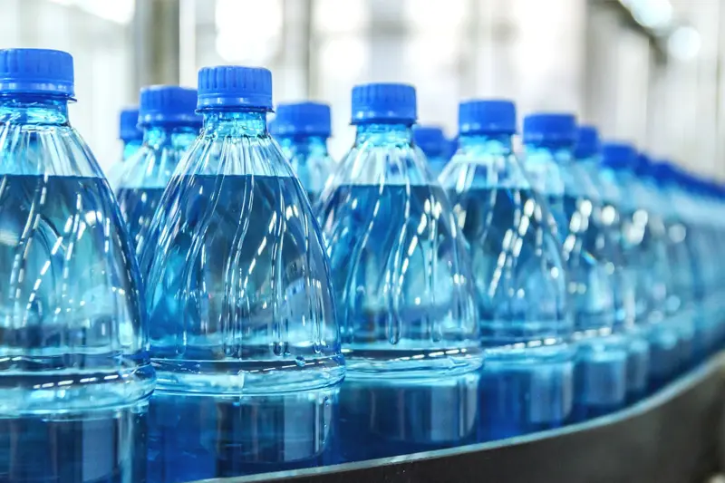 Các loại nước suối đóng chai phổ biến trên thị trường