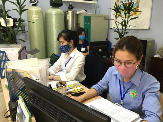 Toàn Á nêu cao tinh thần chống dịch COVID-19 - 3 Kiểm tra thân nhiệt khi vào CTY