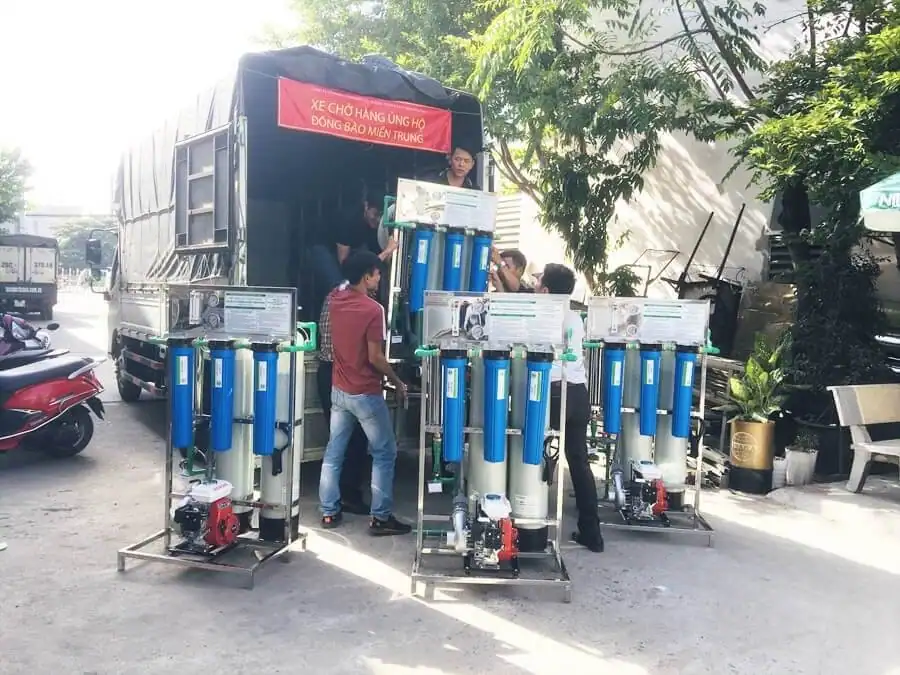 Toàn Á ngừng tiếp nhận ủng hộ đồng bào lũ lụt miền Trung - 4 Chuẩn Bị, Sắp Xếp đồ Cứu Trợ Miền Trung Tại Công Ty Toàn Á 4