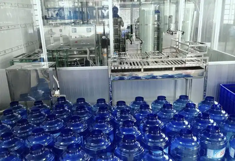 Kinh doanh nước tinh khiết có lời không? Chi phí như thế nào? - 1 kinh doanh nước tinh khiết đóng chai